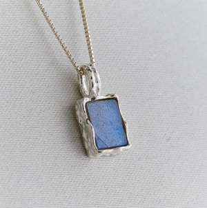 
                  
                    Load image into Gallery viewer, Labradorite Pendant with Adjustable Sterling Silver Chain
                  
                