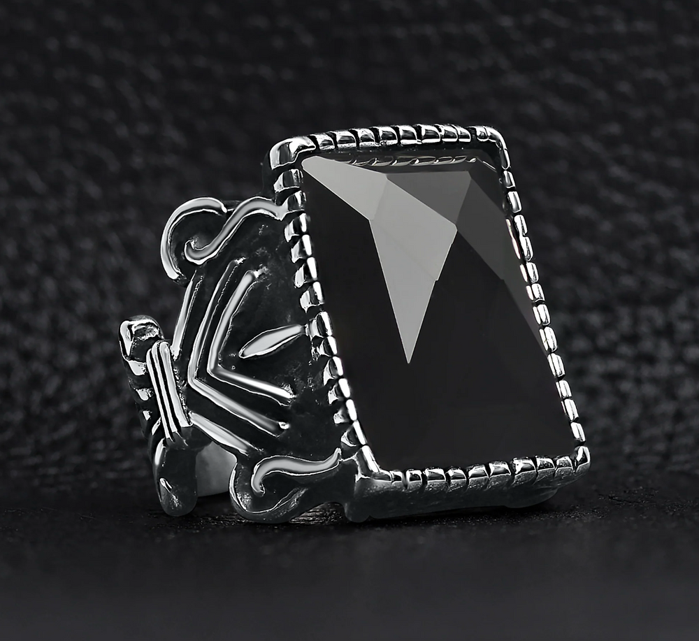 Gothic Scrying Ring Size 8